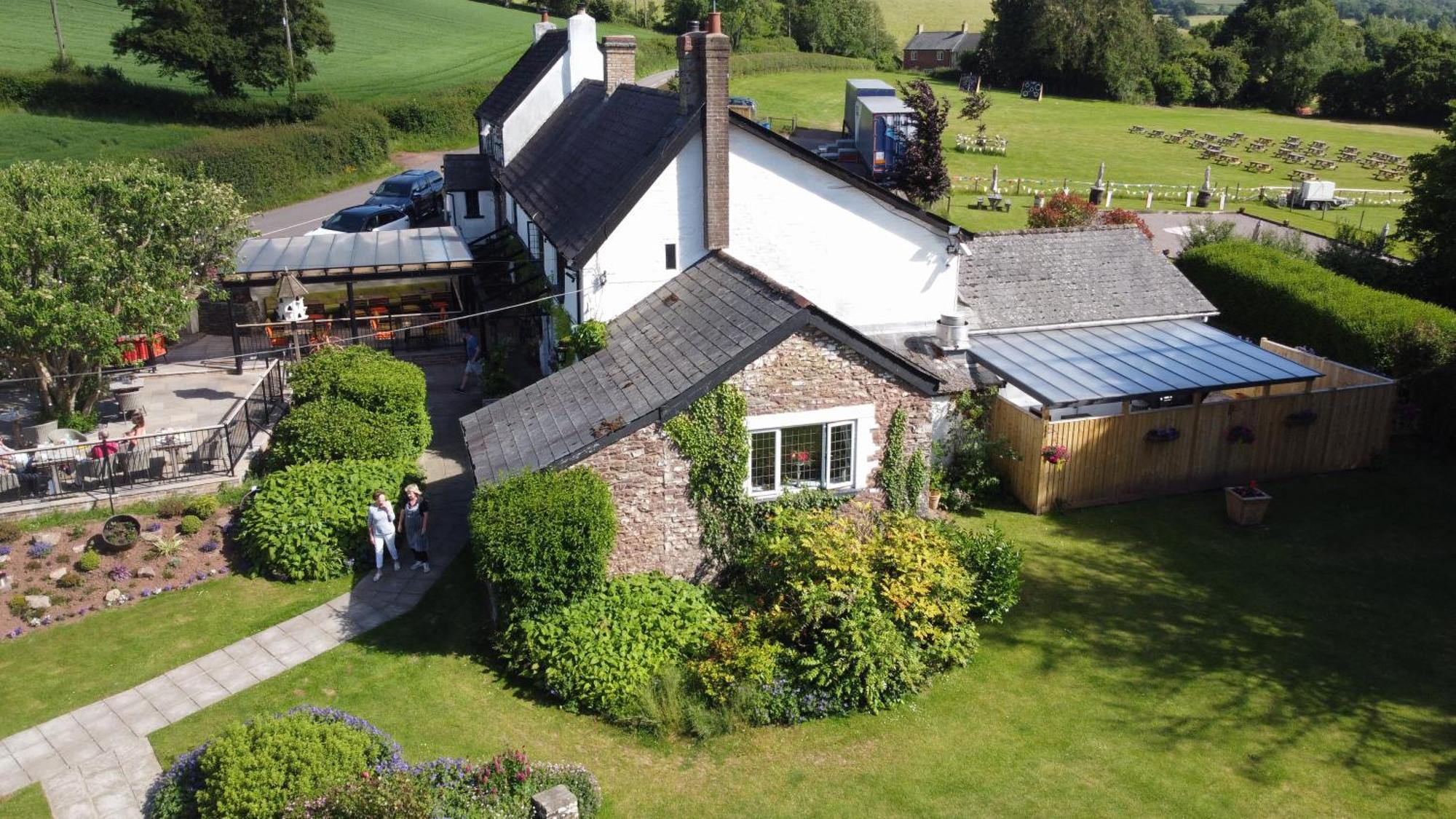 The Greyhound Inn And Hotel Usk Exterior photo