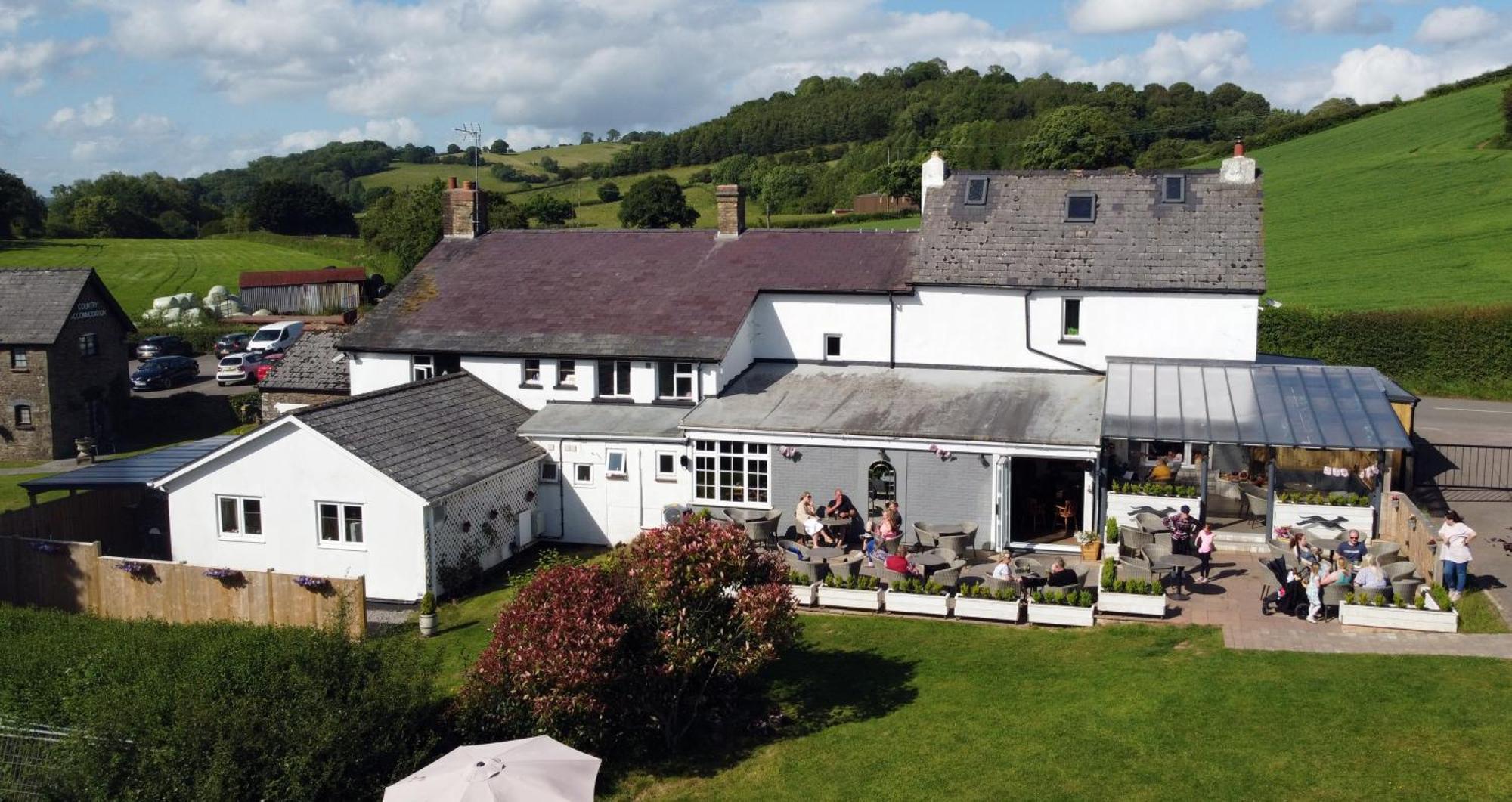 The Greyhound Inn And Hotel Usk Exterior photo