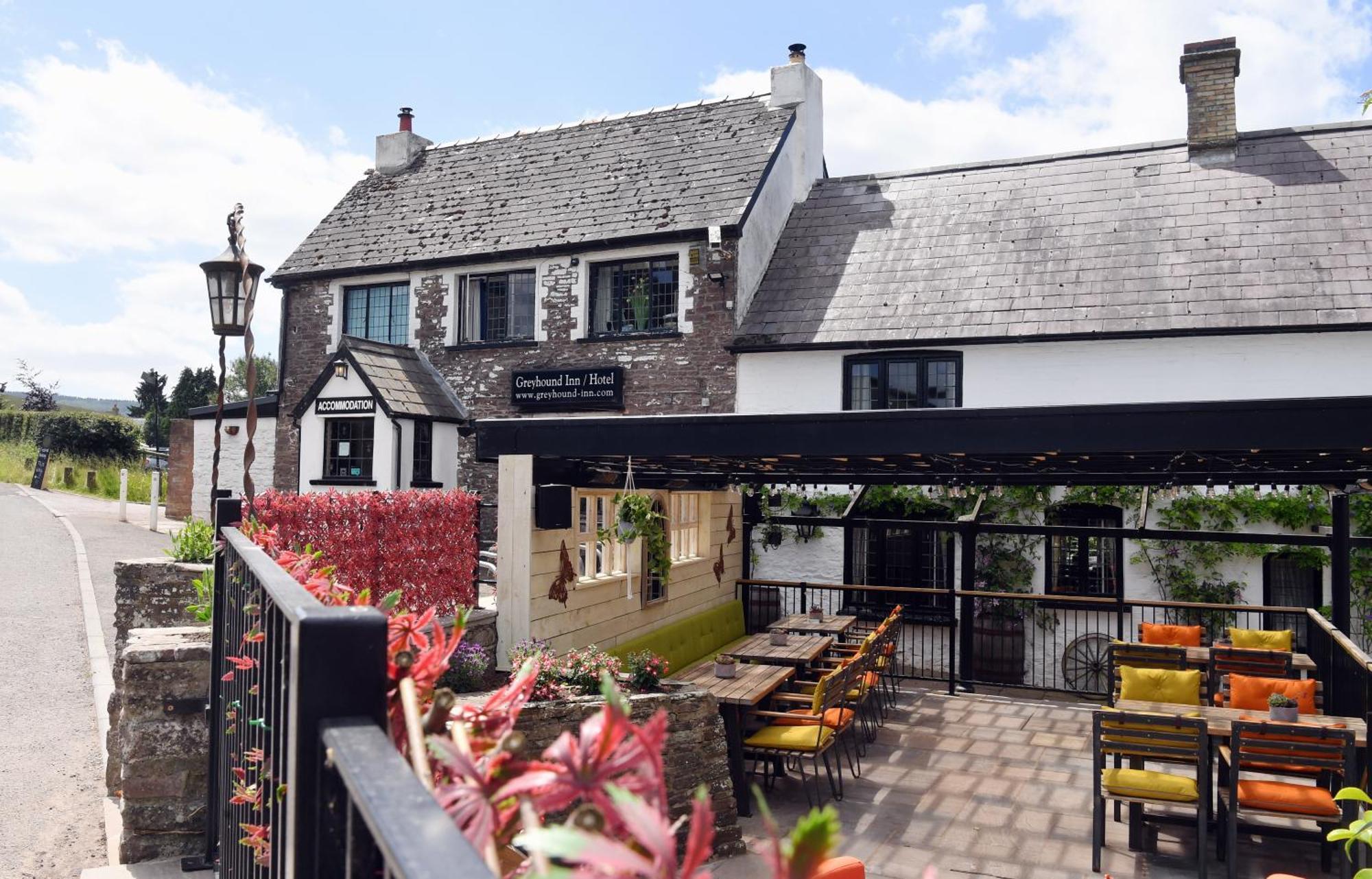 The Greyhound Inn And Hotel Usk Exterior photo
