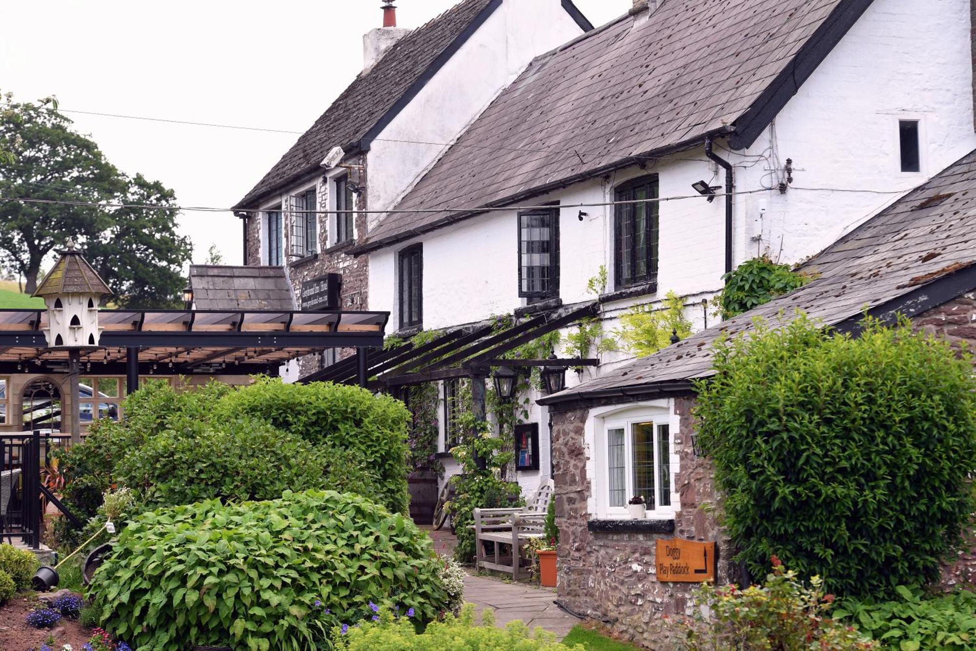 The Greyhound Inn And Hotel Usk Exterior photo