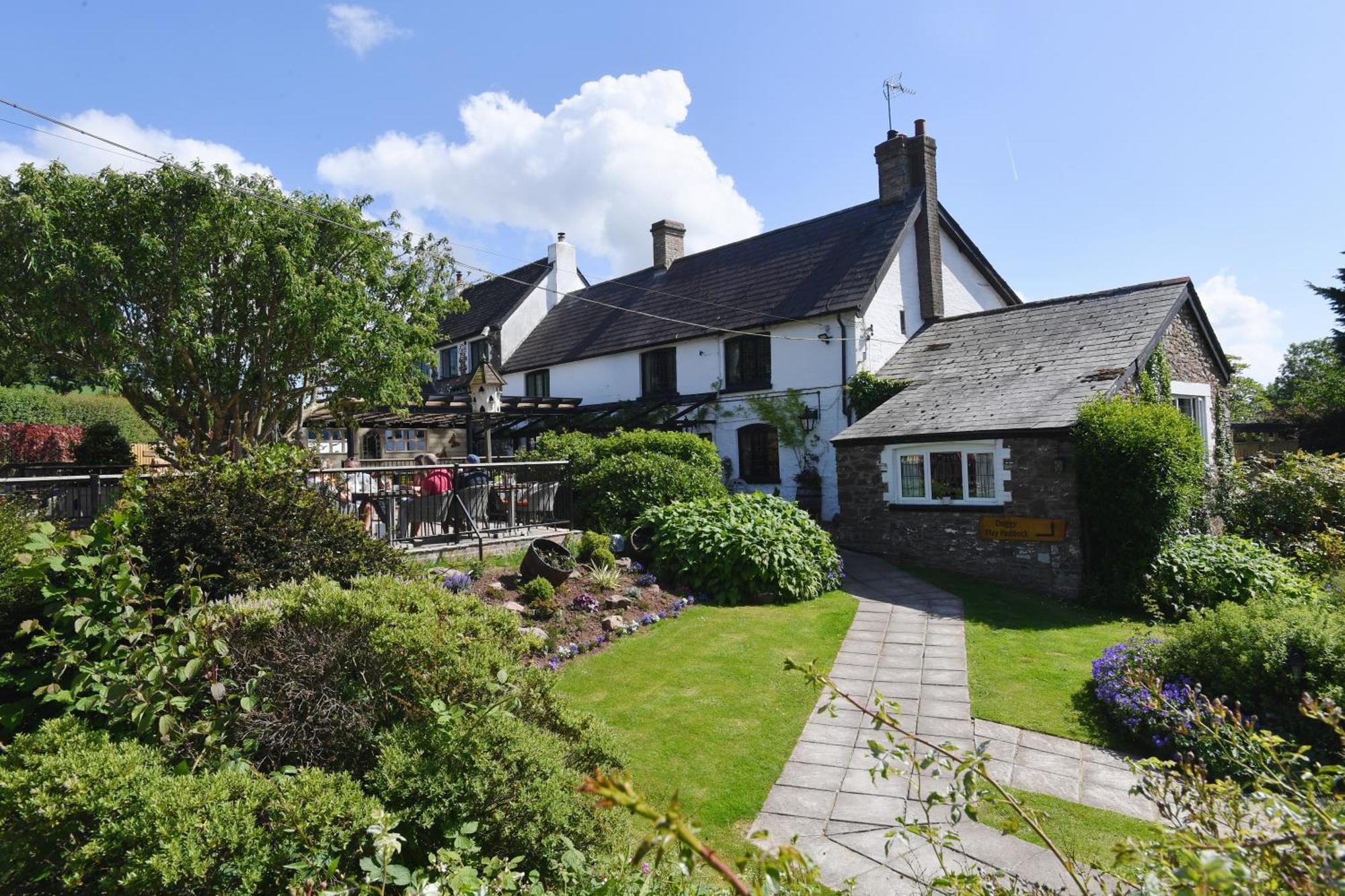 The Greyhound Inn And Hotel Usk Exterior photo