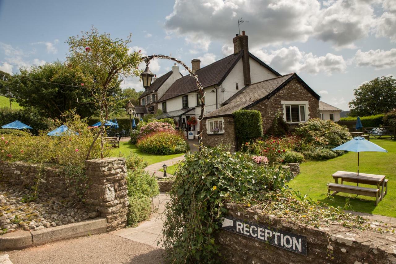 The Greyhound Inn And Hotel Usk Exterior photo