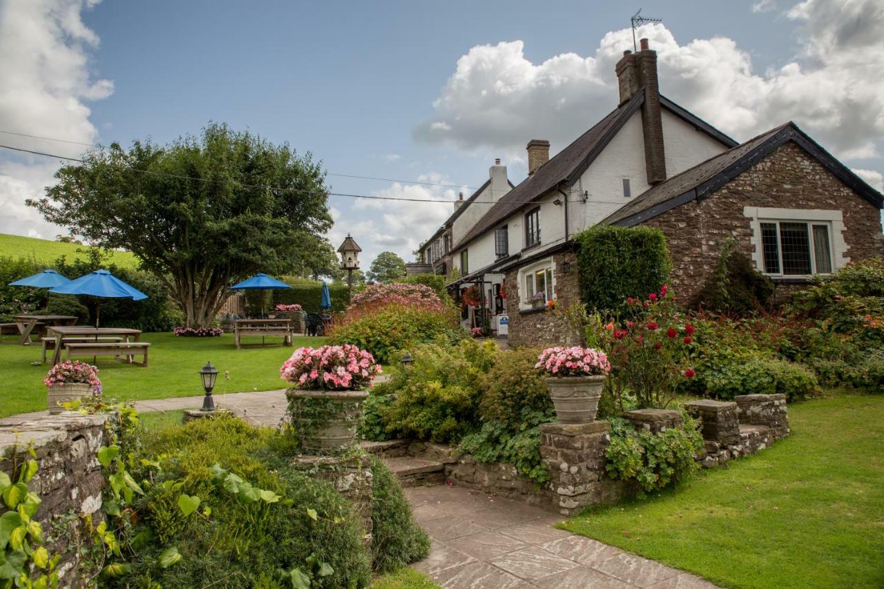 The Greyhound Inn And Hotel Usk Exterior photo